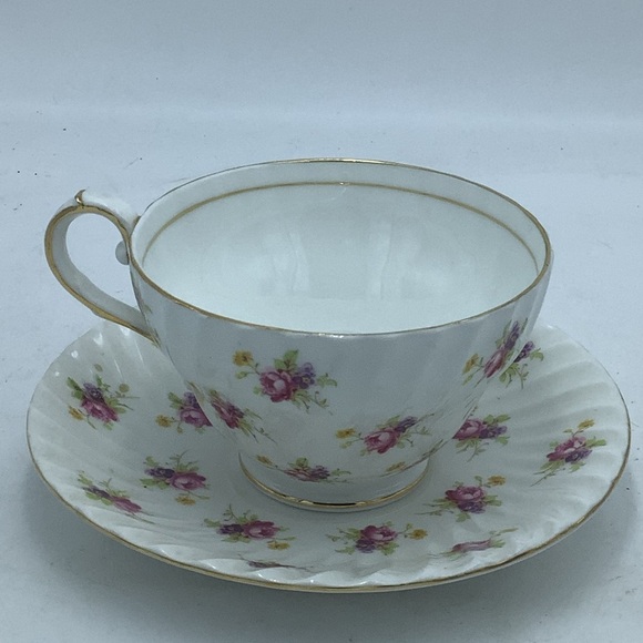 Stanley English Fine Bone China Roses Teacup and Saucer - Picture 1 of 10